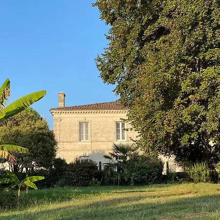 Frühstückspension D'hotes Le Bourdieu 3*