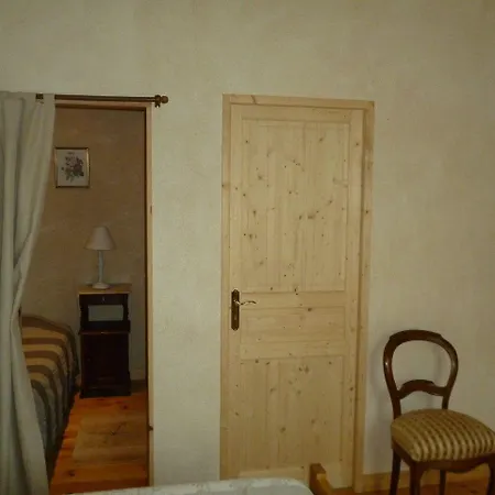 D'hotes Le Bourdieu ベッド・アンド・ブレックファスト 3*