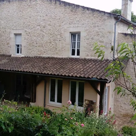فندق مبيت وإفطار Chambres D'hotes Le Bourdieu 3*